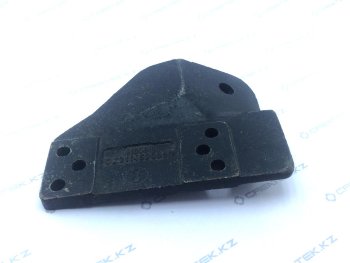 Кронштейн крепления двигателя передний правый (DZ9114590009) Кронштейн крепления двигателя передний правый (DZ9114590009)